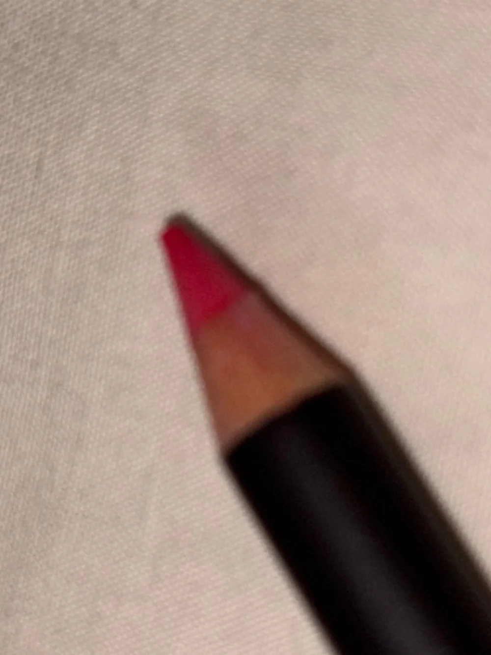 MAC Cosmetics Lip Pencil (Chic Trick)